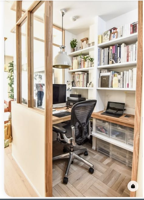 Office Desk Home, Small Home Offices, Desk Home Office, Office Area, Office Layout, Small Home Office, Tiny House Interior, Home Office Setup, Home Office Space