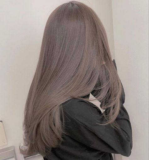 Medium Colored Hair, Milk Tea Beige Hair, Greige Hair Color, Dusty Brown Hair, Ashy Hair Color, Grayish Brown Hair, Greige Hair, Ash Blonde Hair Color, Ash Blond