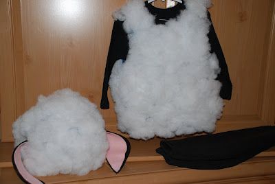 HOW TO make a sheep costume with batting, black long sleeve Tshirt, black beanie, black & pink felt and fabric (or hot) glue Nativity Costume Ideas, Nativity Sheep Costume, Baby Sheep Costume, Diy Sheep Costume, Sheep Costume, Jennifer Freeman, Lamb Costume, Sheep Costumes, Nativity Play