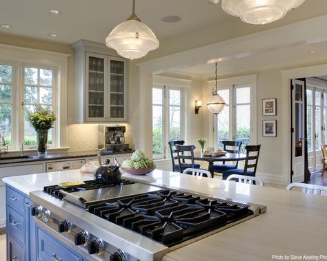 similar to what a Blue Star cooktop would look like Kitchen Island With Cooktop, Island With Stove, Kitchen Island With Stove, Island Cooktop, Kitchen Layouts With Island, Kitchen Peninsula, Traditional Kitchen Design, Kitchen Stove, Trendy Kitchen