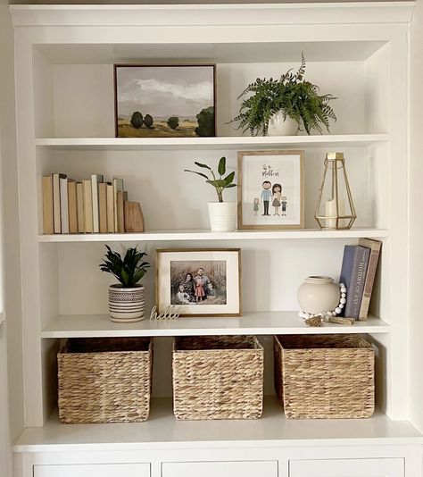 Shaker Style Bookshelves, Craftsman Built In Cabinets, Open Kitchen Shelves Styling, Styled Bookshelf, Decorating Built Ins, Room Bookshelf Ideas, Style Bookshelves, Room Bookshelf, Built In Shelves Living Room