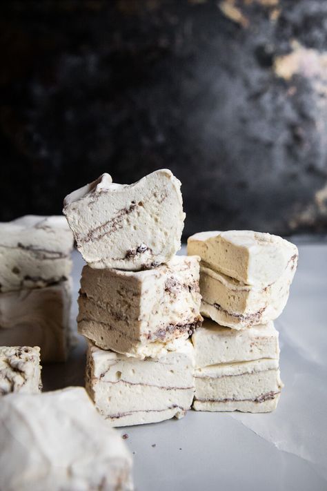 Brown Sugar & Vanilla Bean Marshmallows (No Corn Syrup) - Chasing The Seasons Marshmallows No Corn Syrup, Vanilla Marshmallow Recipe, Making Marshmallows, Wedding Alternatives, Recipes Nutella, Homemade Marshmallow Recipe, Marshmallow Recipes, Marshmallow Recipe, Gourmet Hot Chocolate