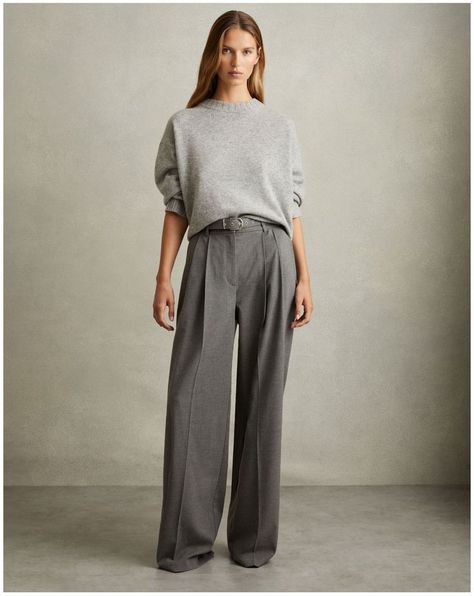 One Tone Outfit, Mid Rise Trousers Outfit, Wide Leg Trousers And Trainers, Wide Leg Grey Trousers Outfit, Fall Office Looks, Women Trousers Outfits Casual, Work Trousers Outfit, Wide Leg Grey Pants Outfit, Grey Pants Work Outfit