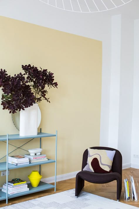 Farrow And Ball Yellow Living Room, Rooms With Yellow Walls, Pastel Yellow Interior, Pale Yellow Room, Light Yellow Room, Light Yellow Living Room, Accent Color Wall, Light Yellow Interior, Yellow Wall Color