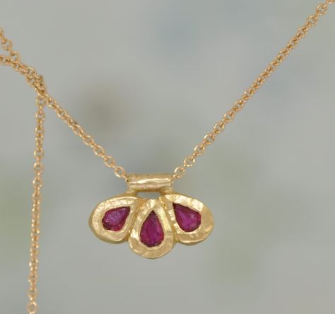 18k Gold Ruby Pendant, Three Teardrop Ruby Stones, Flower Gold Pendant, Gold Ruby Necklace, Unique Handmade Gold Pendant, 18k Charm Necklace - Etsy Hong Kong Cute Gold Necklace Unique, Gold Ruby Necklace, Fantasy Earrings, The Bling Ring, Engagement Earrings, Vintage Jewelry Necklace, Solid Gold Necklace, Snake Jewelry, Ruby Pendant