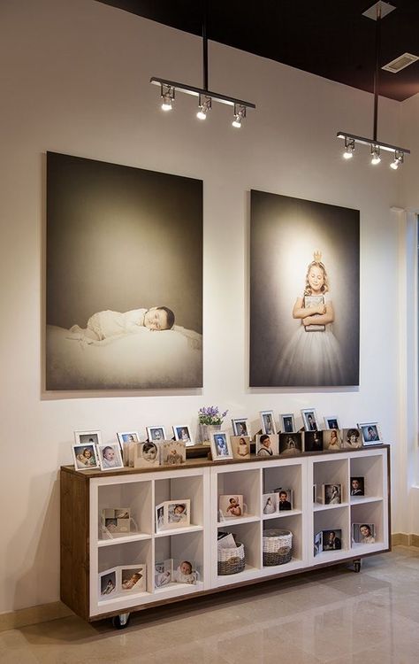 Displaying Newborn Photos, Photography Studios Design, Photo Studio Decoration, Photography Studio Decor Interior Design, Photographer Studio Office, Small Photo Studio Ideas, Photo Studio Design Decor, Studio Photography Decoration, Photography Studio Design Decor