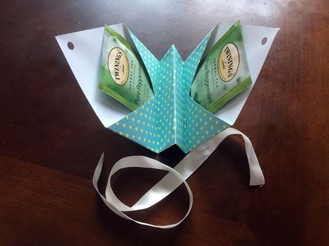 Diy Tea Holder, Origami Decorations, Diy Tea Bags, August Crafts, Teabag Holder, Shein Gift Card, Diy Scrapbook Paper, Tea Crafts, Tea Holder