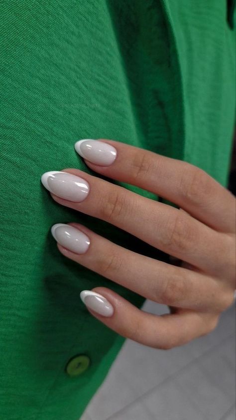 Nails For Emerald Dress, Nails For White Dress, Green Dress Nails, Nails With Green Dress, Nails For Green Dress, Creamy White Nails, Milky Pink Nails, Uni Vibes, Paznokcie Hello Kitty