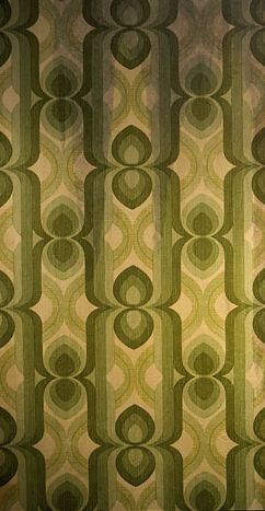 '60s wallpaper that should be fabric 1960 Wallpaper, 70’s Interior Design, 1970s Wallpaper, 60s Wallpaper, 70s Wallpaper, Lines Texture, 60s Patterns, Retro Interior Design, 70s Decor