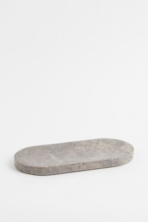 Flat Inspiration, Safe Room, Marble Tray, Mirror Tray, Modern Throw Pillows, London Flat, H&m Home, Room Remodeling, Home Upgrades