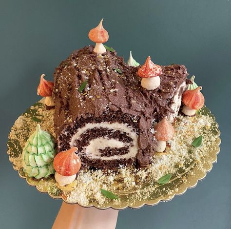 Ode to Yum 🎶 on Instagram: "Magic forest Yule log 🍄" Vegan Yule Log, Simple Yule Log Cake, Easter Yule Log, Yule Log Cake Decoration, Pagan Yule Log, Yule Logs Decoration, Yule Log Wood, Fairytale Baby Shower, Yule Log Cake