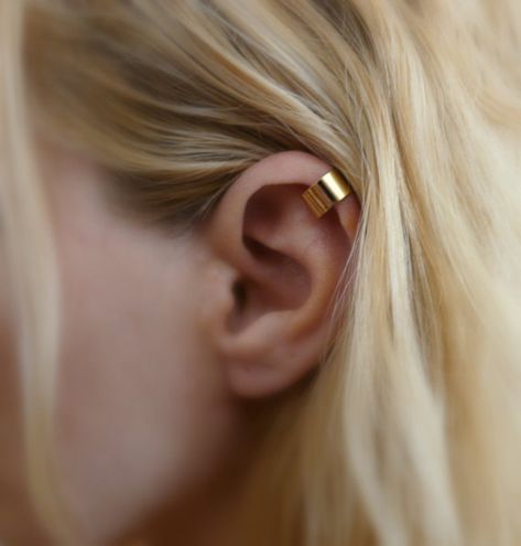 Simple Ear Cuff, Ear Cuff Piercing, Fake Earrings, Cheap Earrings, Gold Ear Cuff, Ear Earrings, Ear Cuff Earings, Punk Jewelry, Piercing Ideas