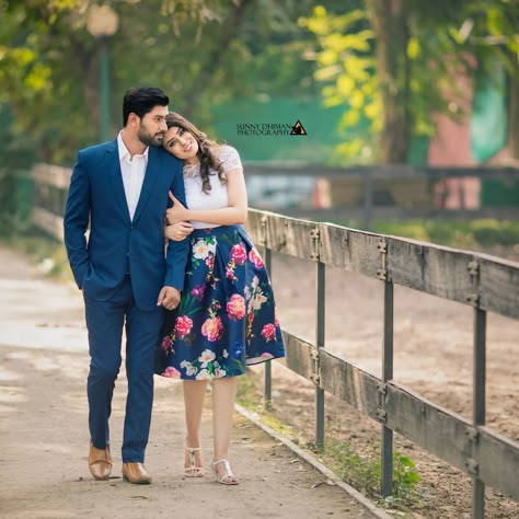 Indian Romantic, Pre Wedding Ideas, Pre Wedding Photoshoot Props, Wedding Fotos, Pre Wedding Photoshoot Outfit, Wedding Shoot Ideas, Meagan Good, Indian Wedding Photography Couples, Wedding Photoshoot Props