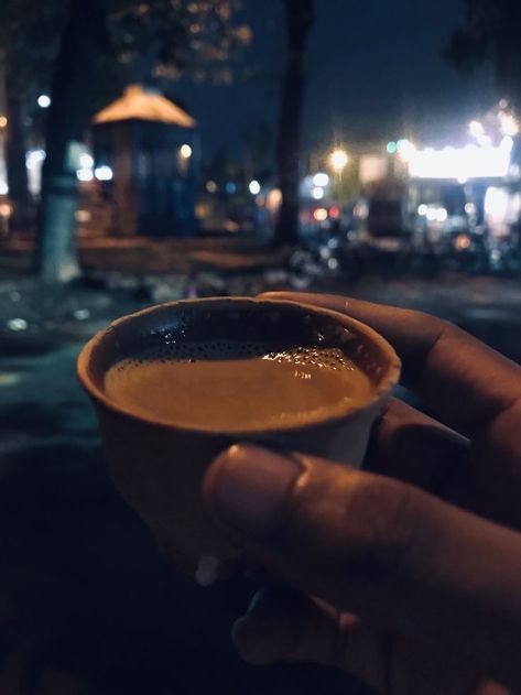 Kulhad Chai Photography, Night Chai Snapchat, Chai Photo, Chai Image, Kolkata Chai, Tandoori Chai, Chai Photography, Chai Recipes, Spiced Tea