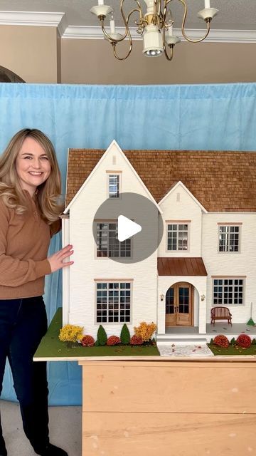 Kristine Hanna - Miniatures on Instagram: "My Brentwood Dollhouse 🏠 Does the size of the dollhouse surprise you? I would consider this one of the larger dollhouses. I find a lot of people think minis are very very small but they can take up a lot of space! The plus side of a big kit like the Brentwood dollhouse is there are lots of large rooms to style. . I have exterior and interior tours on my blog along with details about everything I did to bring the Brentwood to life. . 💚 The Brentwood dollhouse kit was designed by me and is available on @miniaturescom (link in bio!) . #dollhouse #transitionaldollhouse #BrentwoodDollhouse #12thscale" Doll House Interior Ideas, Lifesize Dollhouse, Dollhouse Interior Ideas, Large Doll House, Doll House Plans 1:12, Big Doll House, Large Wooden Dollhouse, Large Dolls House, Doll House Plans