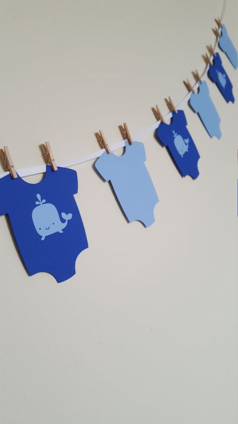 Whale Baby Shower Theme Boy, Whale Baby Shower Ideas, Diy Whale, Whale Baby Shower Theme, Baby Shower Boy Theme, Onesie Banner, Diy Onesies, Cricut Baby Shower, Moldes Para Baby Shower