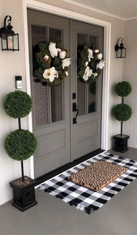 Modern Upgrades To Home, Exterior Entryway Decor, Beautiful Front Doors Curb Appeal, Spring Farmhouse Decorating, Diy Outdoor Decor, Front Porch Decorating, Front Porch Decor, Front Porch Ideas, Décor Diy