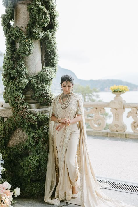 Indian Wedding Outfit Bride, Surreal Wedding, Lac Como, White Saree Wedding, Marathi Bride, Marathi Wedding, Indian Bridesmaid Dresses, Wedding Ideas Photos, Nauvari Saree