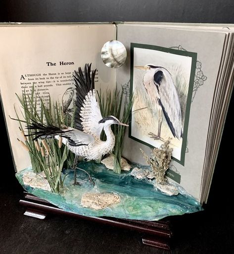 Storybook Diorama, Altered Book Diorama, Book Sculptures, 3d Book Art, Altered Book Art Ideas, Book Diorama, Book Arts, Book Centerpieces, Book Art Sculptures