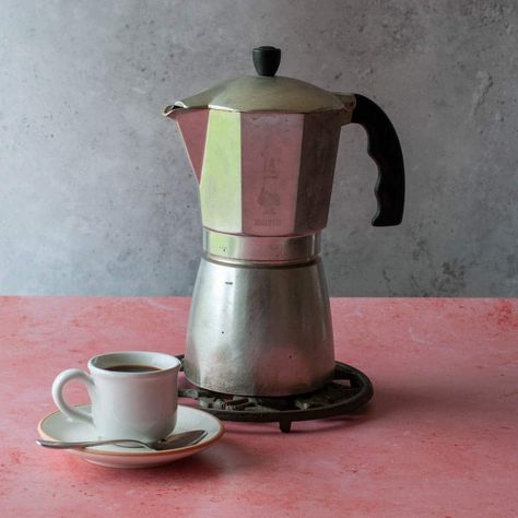 How To Make The Ultimate Moka Pot Espresso Bialetti Moka Pot Photography, Bialetti Moka Pot, Coffee Gelato Recipe, 1930s Italy, June Cake, Moka Pot Espresso, Stovetop Espresso Maker, Bialetti Moka, Life Reference