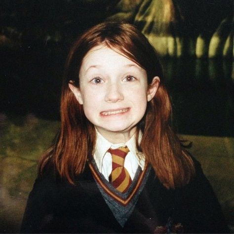 #ginny #weasley #bonnie #wright #harry #potter #cute #girl #little #redhead #ginger #beautiful #hogwarts #smile #funny #hp #red #gryffindor #icon Meme Harry Potter, Harry Potter Fanları, Glume Harry Potter, Buku Harry Potter, Harry Potter Icons, Bonnie Wright, Harry Potter Images, Images Harry Potter, Harry Potter Tumblr