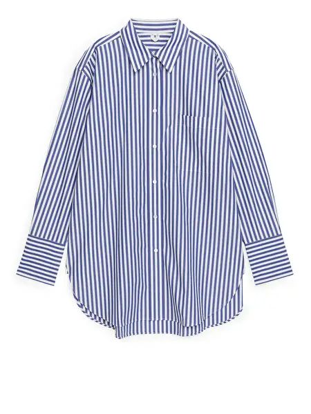 Modern Marinière - ARKET WW Oversized Poplin Shirt, Wife Style, Minimalist Inspiration, Blue And White Shirt, White Shirt Blouse, Stripe Shirt, Shirts Blouses, Poplin Shirt, White Shirts