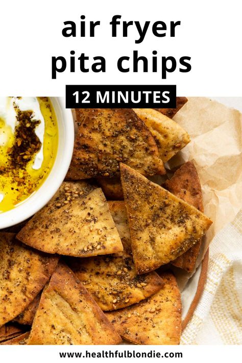 These crispy and fresh homemade air fryer pita chips require 4 ingredients and are ready in 12 minutes. They're flavorful, vegan, customizable, and healthier than store-bought options—perfect for a quick appetizer or snack. No deep frying! Air Fried Pita Chips, How To Make Pita Chips, Air Fryer Pita Chips, Pita Chips Recipe, Pita Flatbread, Homemade Pita Chips, Quick Appetizer, Bon Apetit, Quick Appetizers