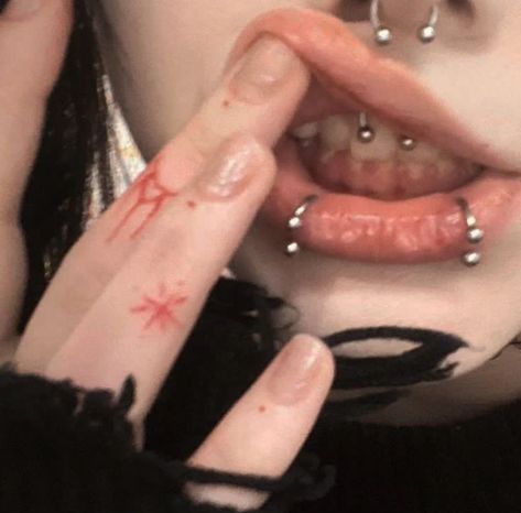 Im obsessed I neeeed #piercing #septum #snakebites Snake Bite Piercing, Snakebites, Im Obsessed, Piercing Septum, Face Piercings, Cool Piercings, Facial Piercings, Snake Bites, Cute Piercings