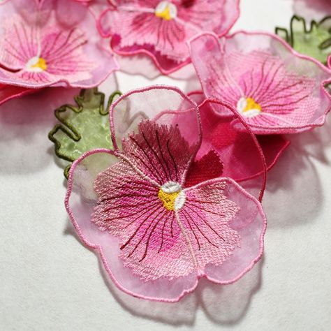 Flowers In Embroidery, 3d Flower Blouse, 3d Machine Embroidery Designs, Fabric Flower Embroidery, Machine Embroidered Flowers, 3 D Embroidery Design, Flowers Inspired Fashion, Flower Patches Embroidery, 3d Embroidered Flowers