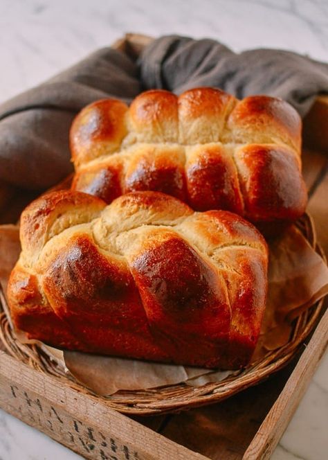 Bread Multigrain, Brioche Bread Recipe, Challah Bread Recipes, Homemade Brioche, Woks Of Life, Hanukkah Dinner, Multigrain Bread, Brioche Recipe, A Loaf Of Bread