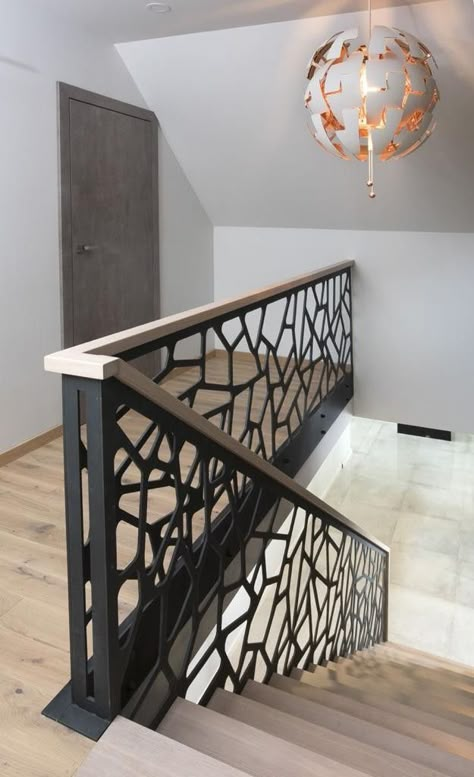 Iron Staircase Railing, درابزين السلم, درج السلم, Modern Stair Railing, Staircase Design Modern, Staircase Railing Design, Terrace Furniture, Stairs Design Interior, Diy Staircase