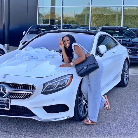 2023 Cars For Women, Amg Benz Cars, Black Mercedes Benz Aesthetic Girl, Stuff To Put On Your Vision Board, Affordable Cars For Women, New Car Black Women, My Dream Car Mercedes Benz, Pretty Cars For Women, Cute Cars For Teens