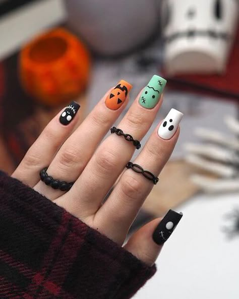 70+ Easy Halloween Nails For Beginners [2023] For A Spooky And Stylish Halloween Non Traditional Halloween Nails, Holloween Nails Acrylic Short, Simple Halloween Nails Short, Cute Halloween Nails Short, Swaggy Nails, Halloween Nails Short, Zombie Nails, Holloween Nails, App Filter