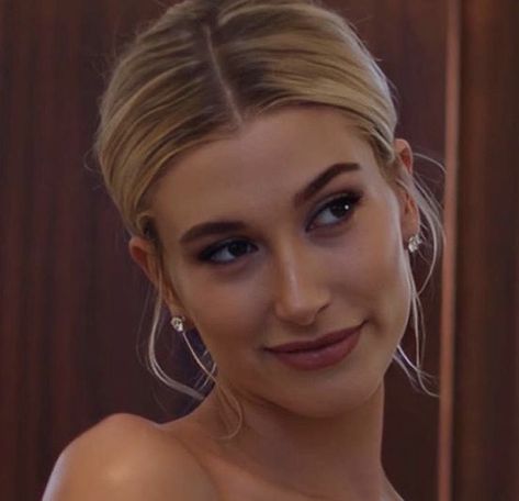 Hailey Bieber Wedding Makeup Look, Hayley Bieber Wedding Hair, Stassi Schroeder Wedding Hair, Low Bun Hairstyles Front View, Bridal Hair Styles Updo, Middle Part Bun Wedding, Haley Bieber Wedding Hair, Low Bun Front View, Bridal Wedding Hair Down