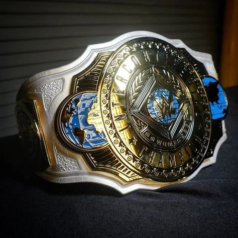 Say hello to the WWE Women's Intercontinental Championship! 🤩 Ron Simmons, Wwe Belts, Intercontinental Championship, Wwe Ladies, Wrestling Wwe, Wwe Women, Wwe Womens, Random Pictures, Amazing Photos