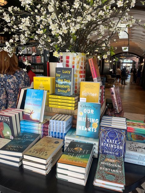 Flower Book Cafe, Cafe Bookstore Flower Shop, Bookstore Flower Shop, Flower Coffee Book Shop, Flower And Book Shop, Flower Store Aesthetic, Book Shop Aesthetic, Aesthetic Book Store, Stores Aesthetic