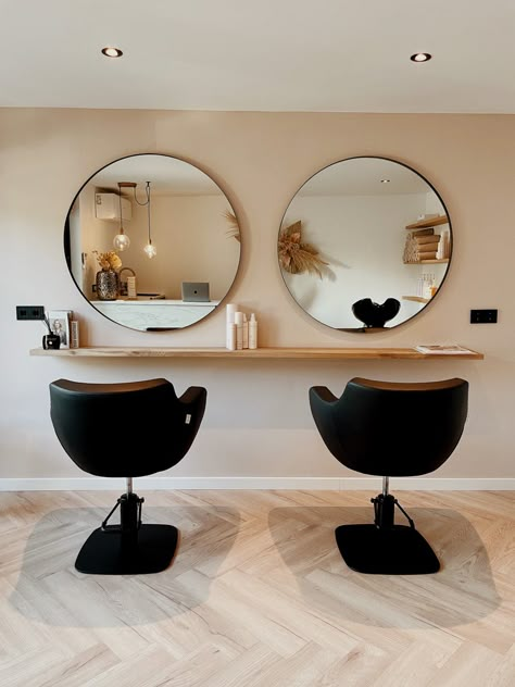 Hairdressing Shed Ideas, Circle Mirror Salon Station, Hairdresser Decoration Salon Ideas, Hair Salon Small Space, 3 Station Hair Salon, Makeup Area In Salon, Arched Mirror Salon Station, Round Mirror Hair Salon, Modern Hair Salon Interior Design Simple