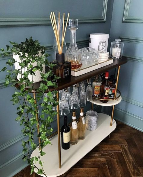 Mini Bar Trolley Ideas, Living Room Mini Bar Ideas, Home Bar Trolley Ideas, Mini Cocktail Bar Home, Bar Cart For Bedroom, At Home Bar Cart Ideas, Living Room Drinks Trolley, Sophisticated Bar Cart, Westelm Bar Cart