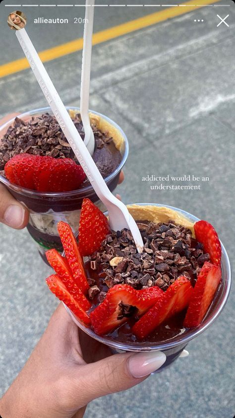 Acai Bowl Captions Instagram, Acai Bowl Instagram Story, Acai Drink, Aesthetic Acai Bowl, Acai Bowl Aesthetic Instagram, Acai Bowl On The Beach, Acai Bowl Aesthetic Summer, Acai Bowl Aesthetic Beach, Foodie Instagram