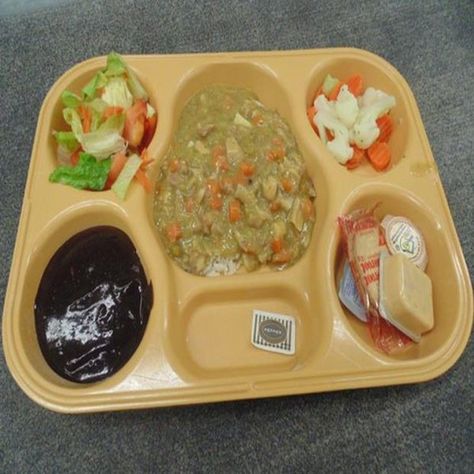 Prison Food, Rotten Food, Food Fails, Gross Food, Black Stuff, Prison Life, School Food, Retro Recipes, Guacamole