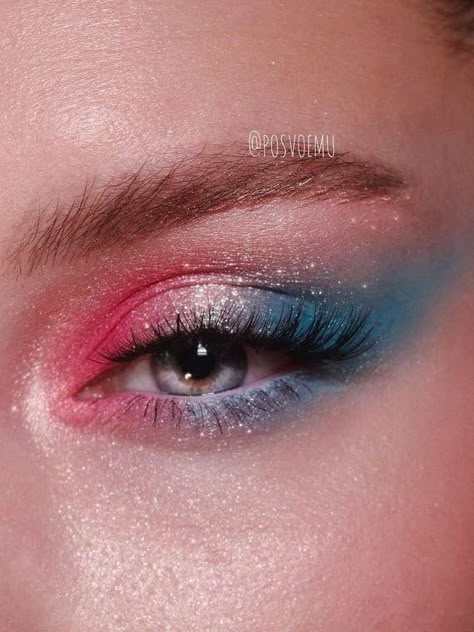 4rh Of July Makeup, 4 Th Of July Makeup Looks, Blue Red Eyeshadow, Veterans Day Makeup, Red Blue Eye Makeup, Forth Of July Eyeshadow, Blue And Red Eye Makeup, Fourth Of July Makeup Ideas Simple, American Flag Makeup