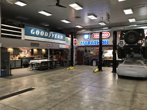 My dream shop Car Repair Shop, Garage Goals, Garage Heater, Pole Barn Garage, Man Garage, Garage Design Interior, Garage Loft, Cool Garages, Barn Shop