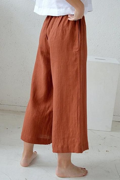 ed519dacc89b2bead3f453b0b05a4a8bdesc53230098ri Orange Linen Pants, Linen Pants Outfit, Bath Dress, Wardrobe Tips, Outfits Chic, Pleated Maxi Skirt, Nice Style, Loose Jeans, Loose Pants