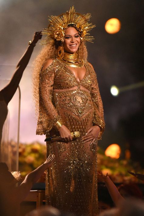 Beyoncé Beyonce 2017 Grammys, Girly Blouse, King B, Beyonce Style, Maxi Outfits, Beyonce And Jay Z, Beyonce Queen, Beyonce And Jay, Alex Perry