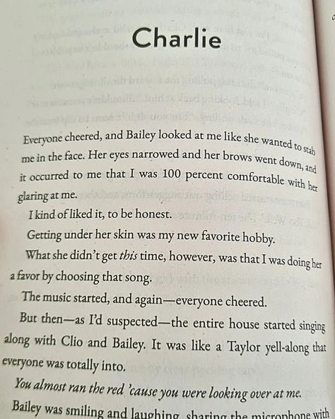 4/5⭐️ "When you’re in the room, every single cell in my body – every nerve, every muscle, every breath – is lost in you." This was so adorable and precious! I love Lynn, her books always make me giggle and kick my feet even tho I'm a 30 year old woman reading about a couple of teenagers falling in love, not weird at all, right? 🤔😂 Loved the friendship and the banter between Bailey and Charlie and how they grew to trust each other and care for one another 😍 Would def recommend for a cute sh... Bailey And Charlie, Charlie And Bailey Betting On You, Charlie And Bailey, The Movies Aesthetic, Book Girlies, Annotated Books, Lynn Painter, Better Than The Movies, Book Couples