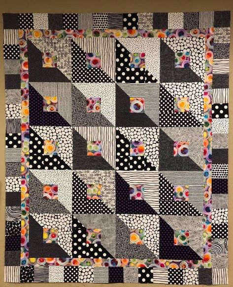 Pink Quilts Ideas, Black White Quilts, Black Quilts, Black And White Quilt, Kaffe Quilts, Half Square Triangle Quilts Pattern, Black And White Quilts, Kaffe Fassett Quilts, Quilting Designs Patterns