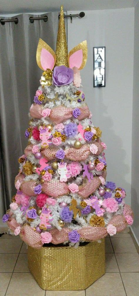 Unicorn christmas tree Pink Unicorn Christmas Tree, Unicorn Theme Christmas Tree, Diy Unicorn Christmas Ornaments, Unicorn Christmas Tree Topper, Unicorn Christmas Decorations, Unicorn Tree Christmas, Christmas Tree Ideas For Kids Themed, Princess Christmas Tree Ideas, Unicorn Christmas Tree Ideas