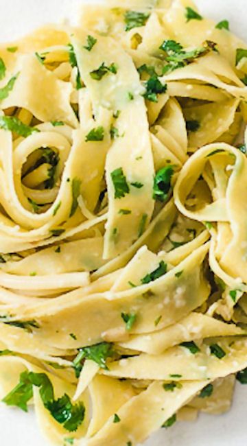 Lemon Cilantro Pasta Pasta With Cilantro, Cilantro Pasta, Lemon Pasta Salads, Healthy Main Course, Flavored Yogurt, Lemon Pasta Recipes, Hummus Pasta, Cilantro Recipes, Cilantro Chicken