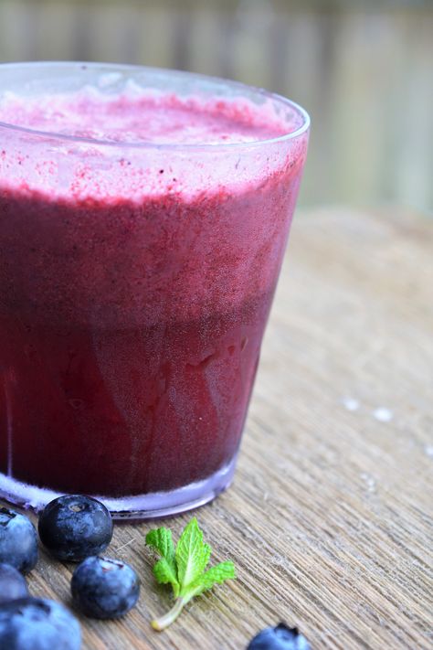 Blueberry Smoothie: A Simple Low Potassium Recipe! - Kidney RD High Potassium Recipes, Potassium Smoothie, Low Potassium Food, Low Potassium Foods, Renal Friendly Recipes, Kidney Foods, Potassium Recipes, Kidney Healthy Foods, Low Potassium Recipes