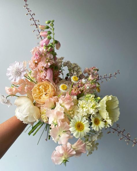 Pink Yellow Weddings, Yellow Flower Arrangements, Yellow Wedding Bouquet, Yellow Wedding Theme, Yellow Wedding Flowers, Yellow Bouquets, Wedding Bouquets Pink, Pink Bouquet, Wildflower Wedding